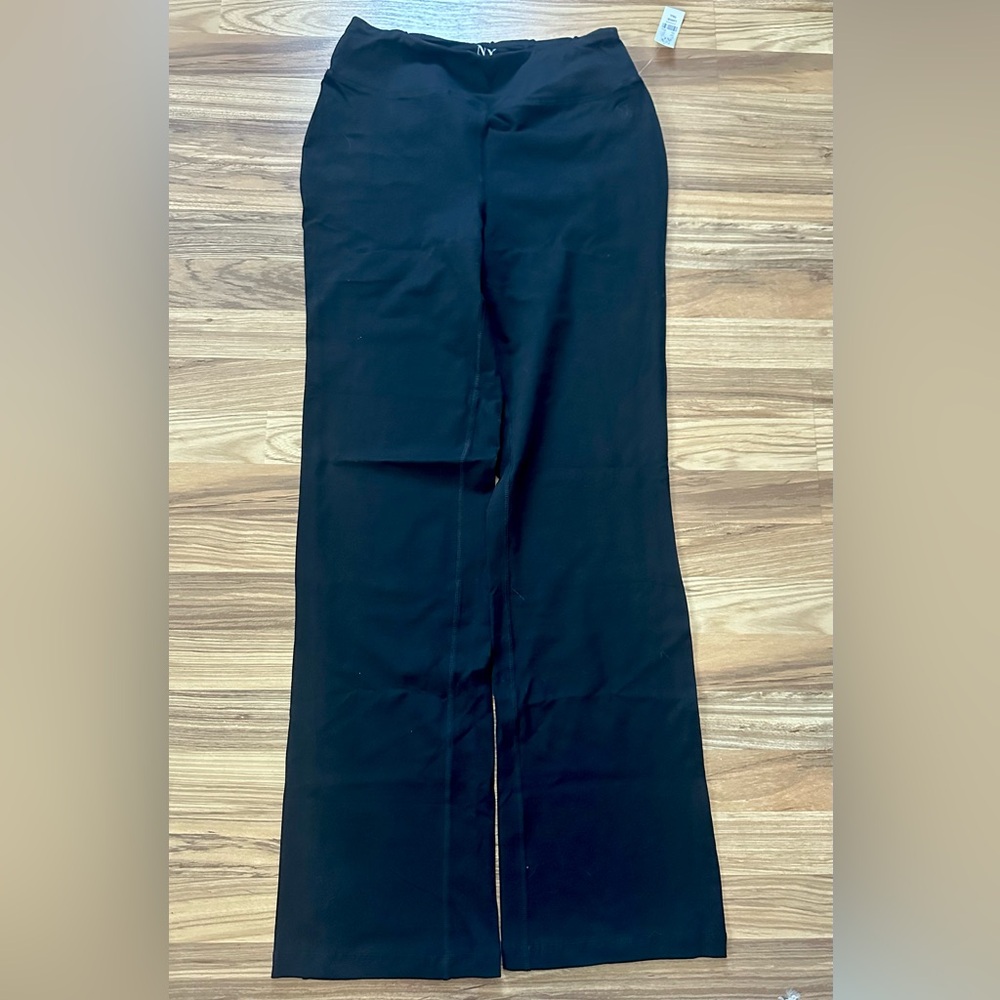 🆕 New York & Company Black Bootcut Yoga Pants Large TALL (2)